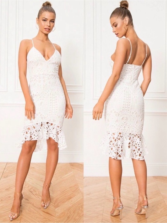 superdown Dresses & Skirts - Superdown Tina Ruffle Midi Dress in White Lace Crochet Eyelet Overlay M Revolve